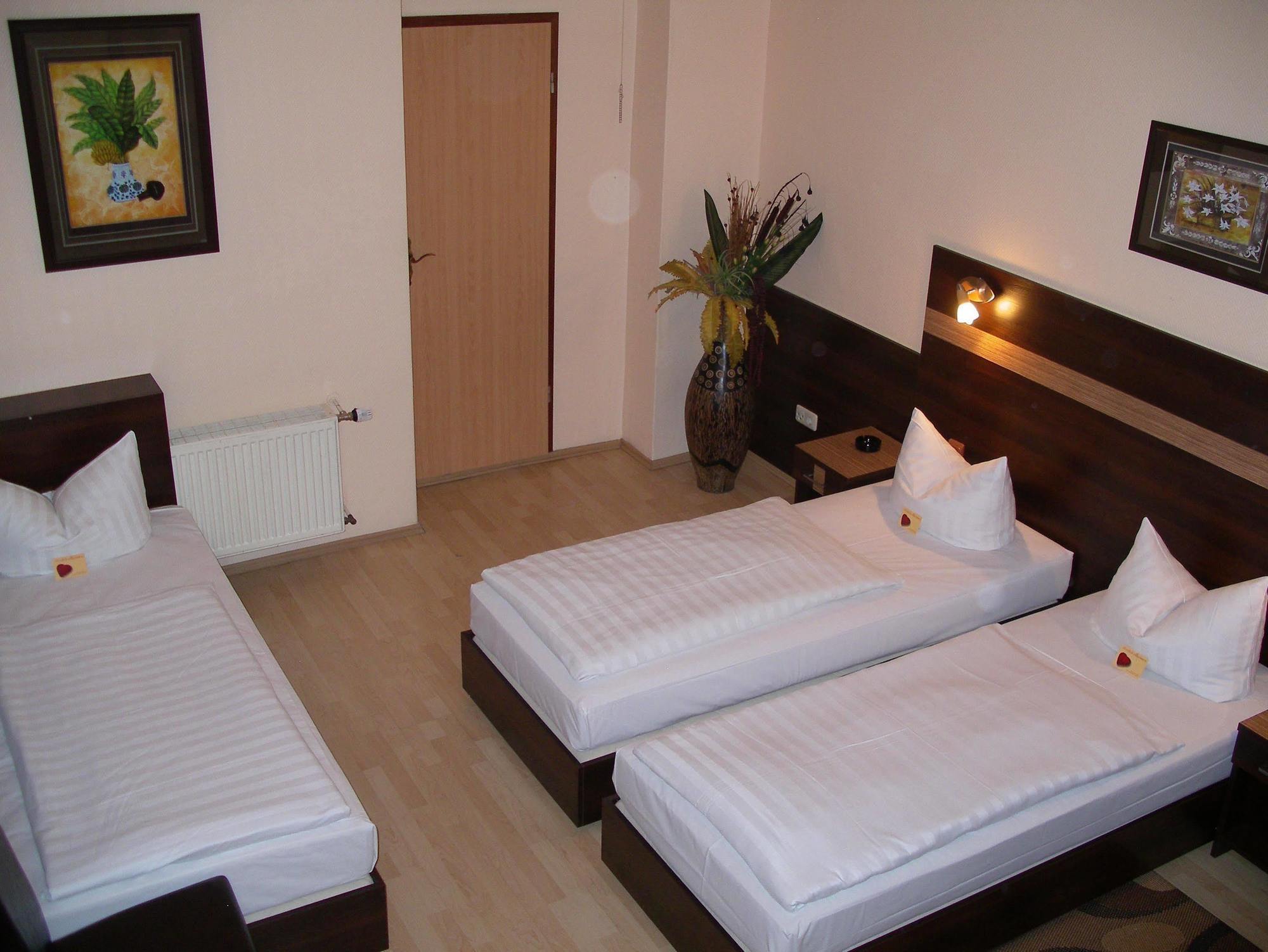 Hotel Elbe Street 34 Francfort-sur-le-Main Chambre photo